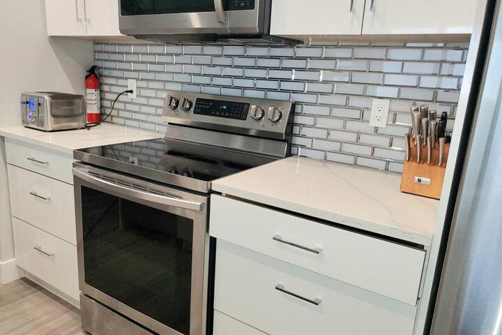 Stunning Ocean View Modern 1 BDR Private Entry Suite