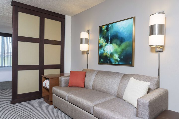 Room 14 of 33