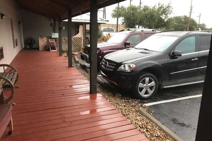 Outpost Motel