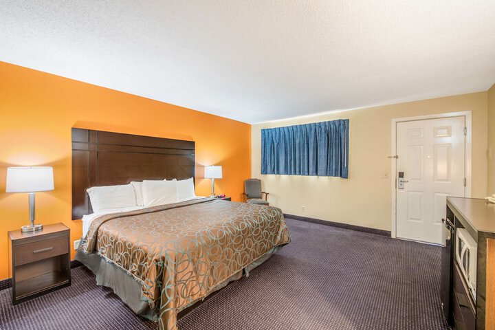 Room 20 of 29