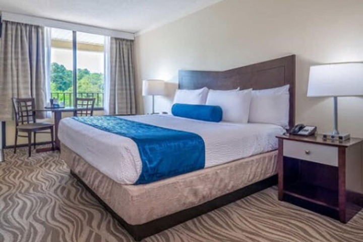 The Breakers Hotel & Suites
