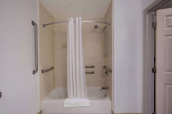 Room 15 of 72