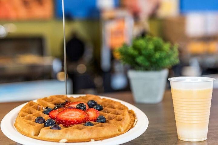 Breakfast/Coffee Service 18 of 27