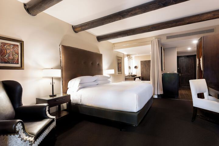 El Monte Sagrado Living Resort & Spa