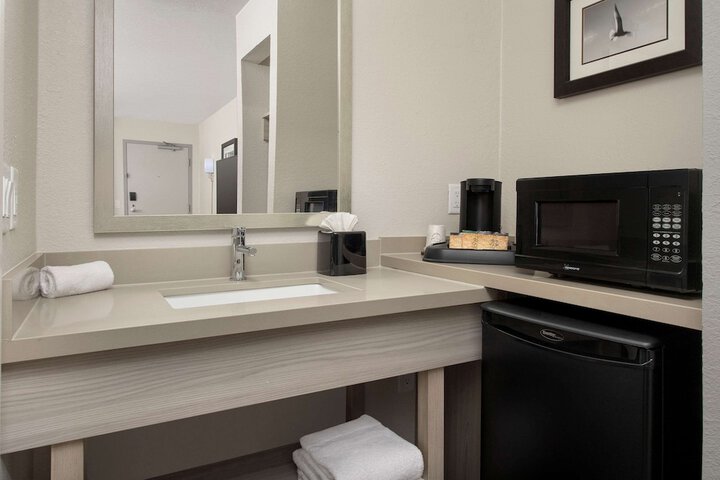 Quality Inn Atlantic Beach - Mayo Clinic Jax Area