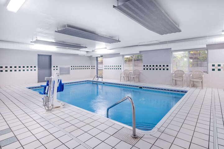 Baymont by Wyndham Gurnee
