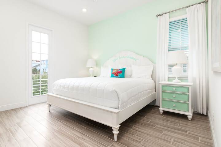 Margaritaville Cottages Orlando by Vstays with H2O Waterpark