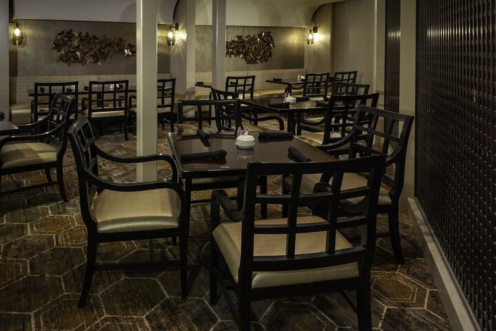 Dining 39 of 57