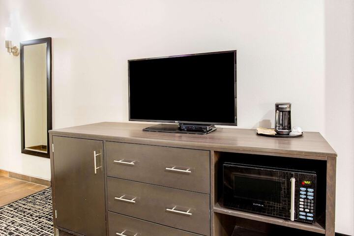 Room 32 of 55