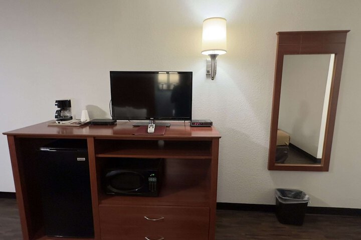 Room 8 of 21