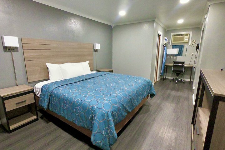 Budget Host Inn