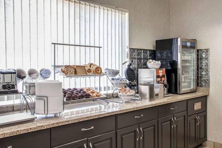 Breakfast/Coffee Service 37 of 41