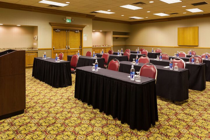 Holiday Inn Cincinnati Airport by IHG