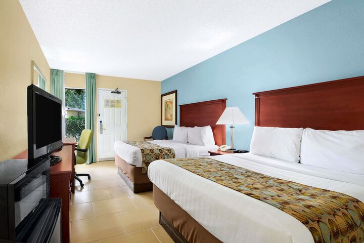 Room 16 of 51