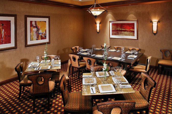 Dining 33 of 45