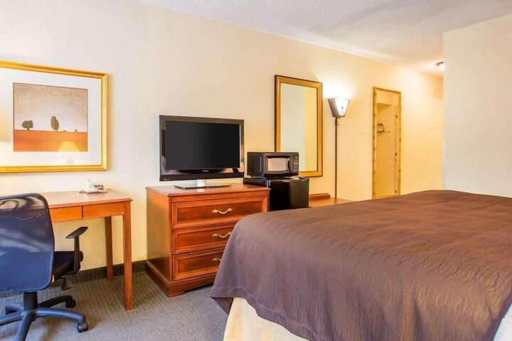Room 9 of 36