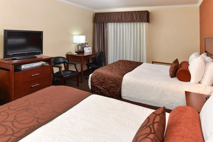 Best Western Plus Landmark Inn