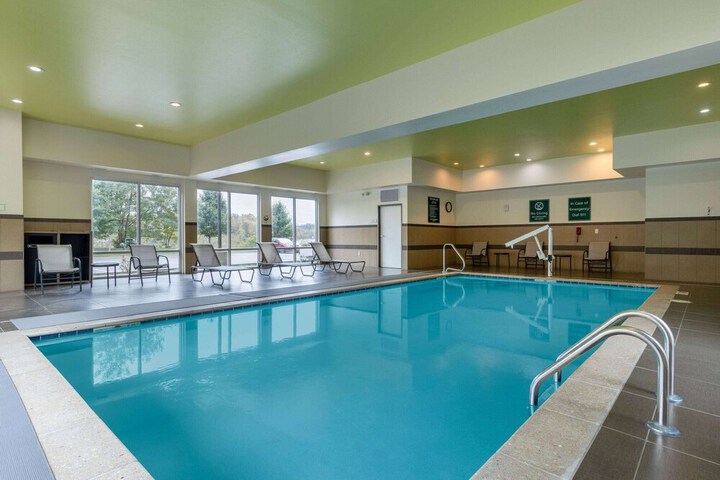 La Quinta Inn & Suites by Wyndham Morgantown