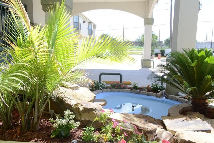 Pool 7 of 44