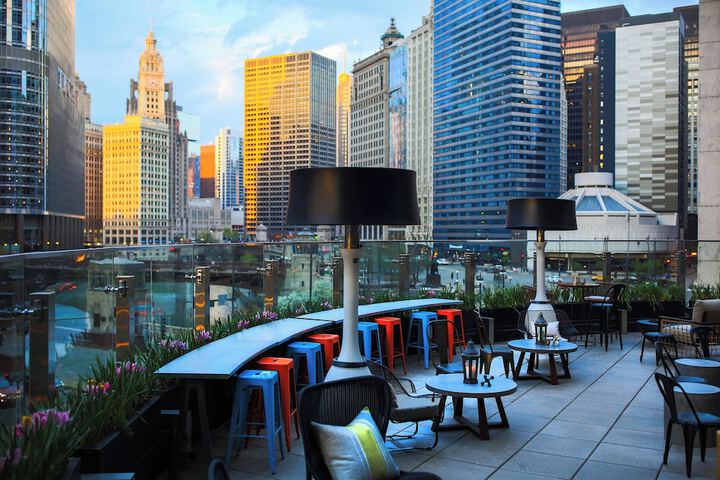 Lounge 114 of 130