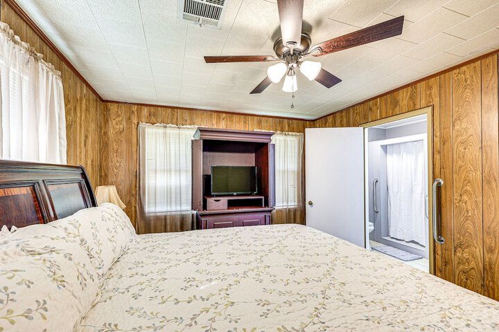 Countryside Marion Retreat Near Fishing & Trails!