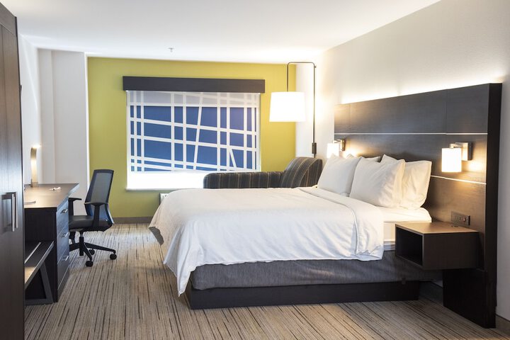Room 30 of 59