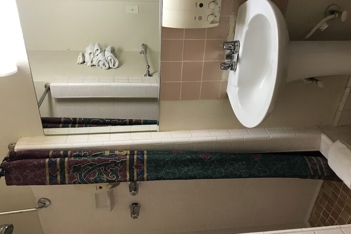 Budget Inn