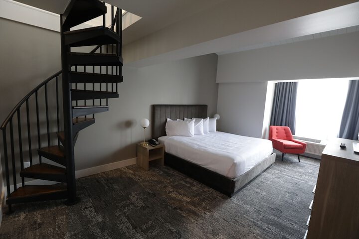 Room 53 of 87