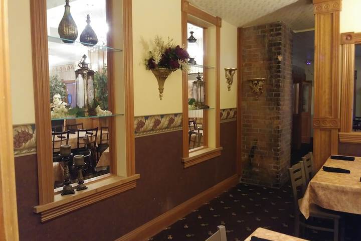 Dining 55 of 60