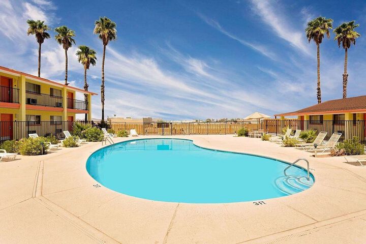 Pool 5 of 12