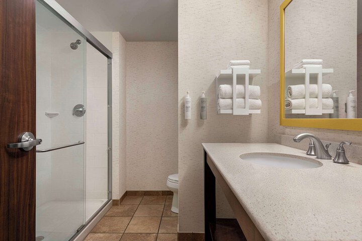 Hampton Inn & Suites Pittsburgh / Waterfront-West Homestead