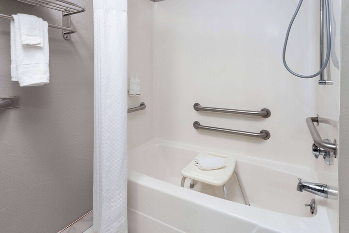 Super 8 by Wyndham Olney