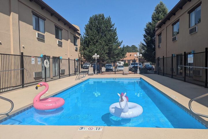 Sagebrush Inn & Suites