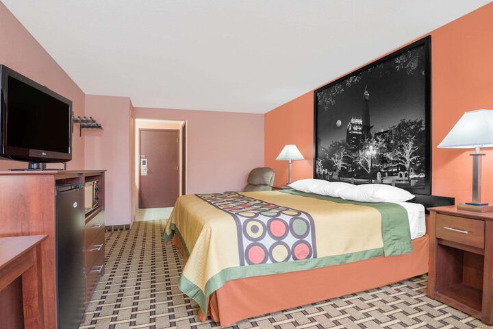 Room 10 of 16