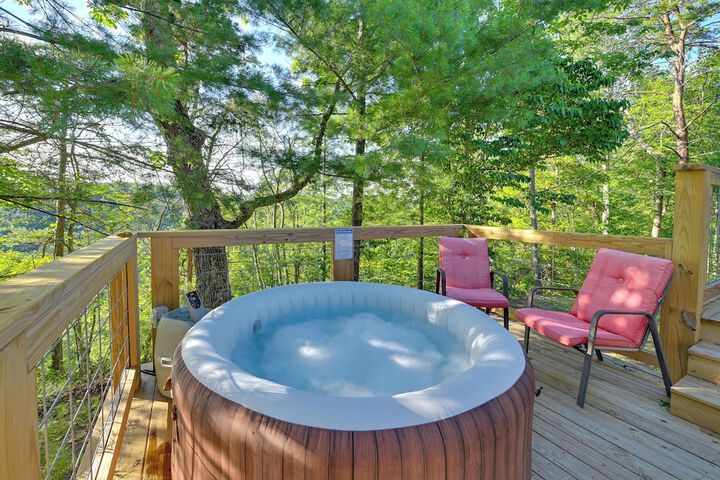 Cozy Beattyville Cabin w / Fire Pit
