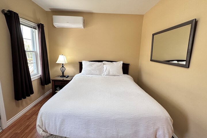 Room 53 of 122