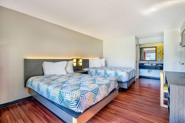 Room 17 of 25