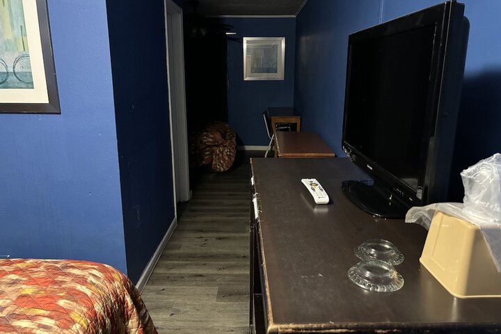 Room 10 of 22