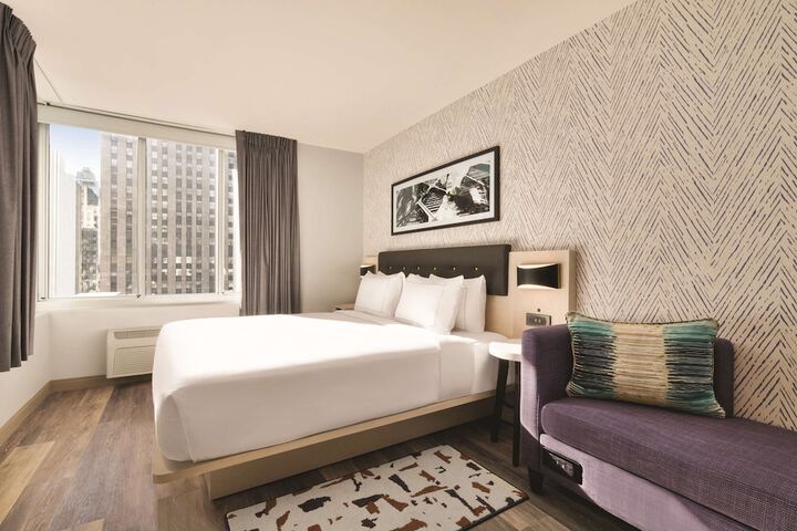 Room 43 of 96