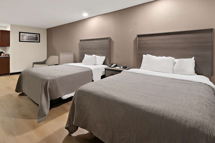 Room 32 of 45