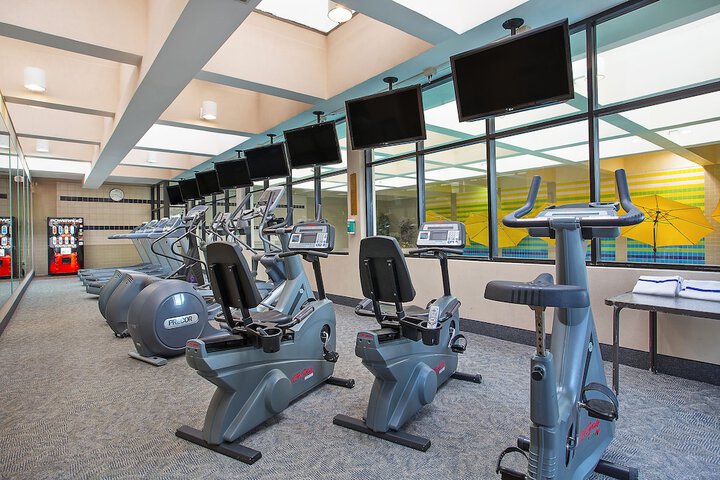 Crowne Plaza Knoxville Downtown University by IHG