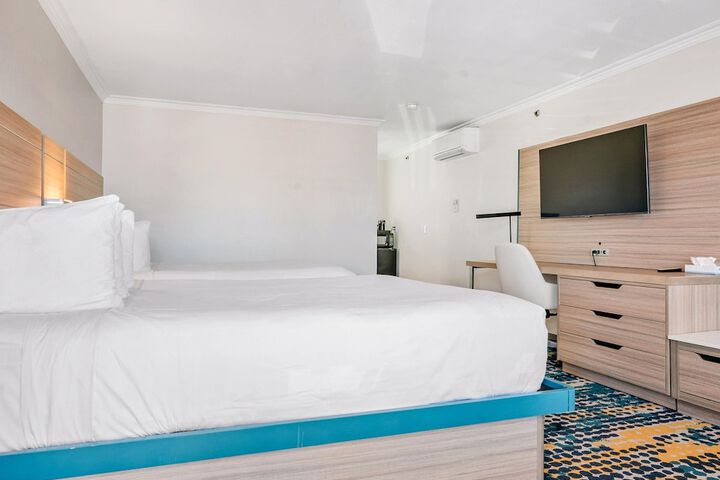 Room 21 of 64