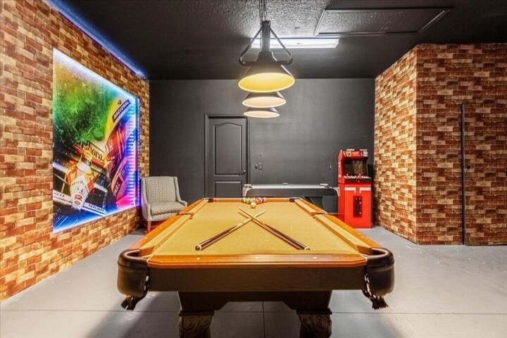 Room 66 of 83