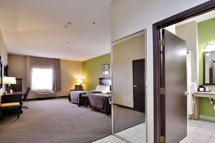 Room 68 of 103