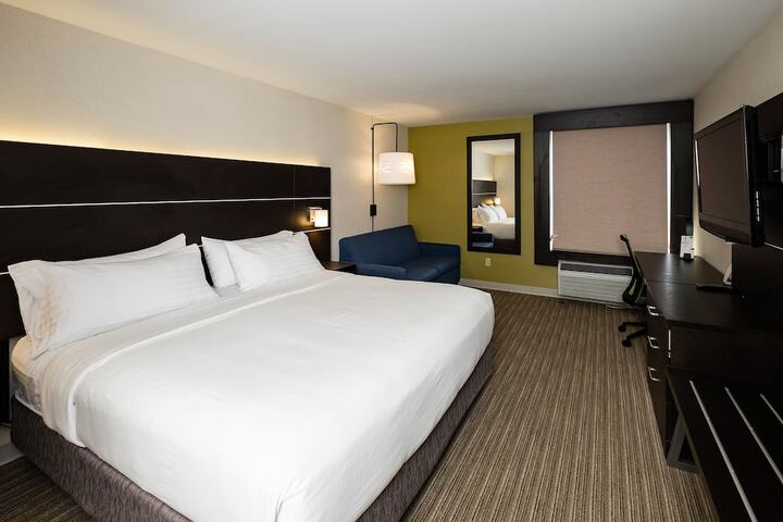 Room 25 of 60