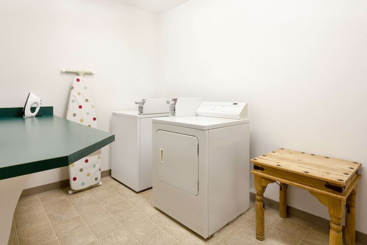 Room 8 of 15