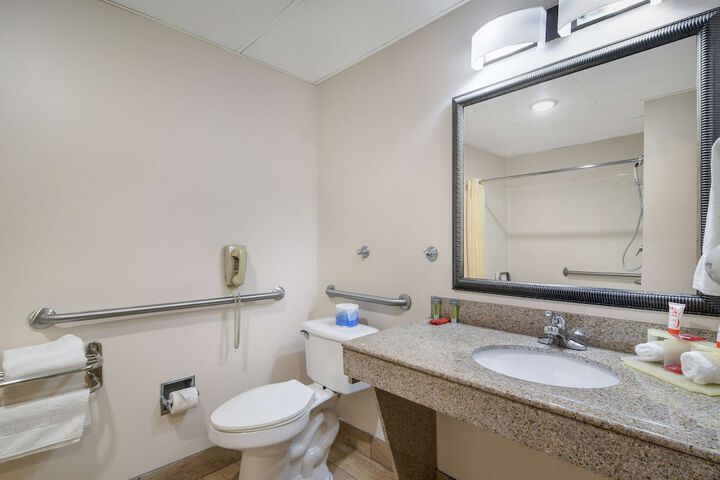 Room 16 of 32