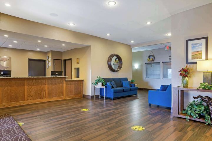 Comfort Inn & Suites Pittsburg KS