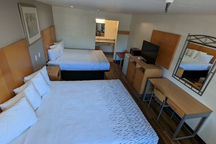 Room 68 of 80