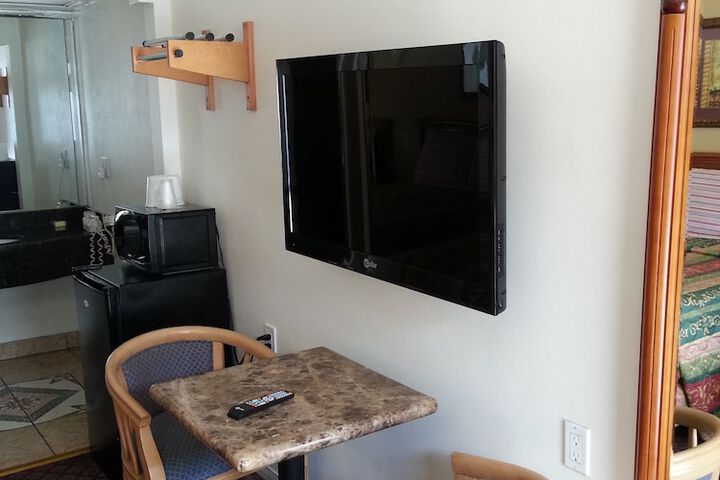 Room 6 of 34